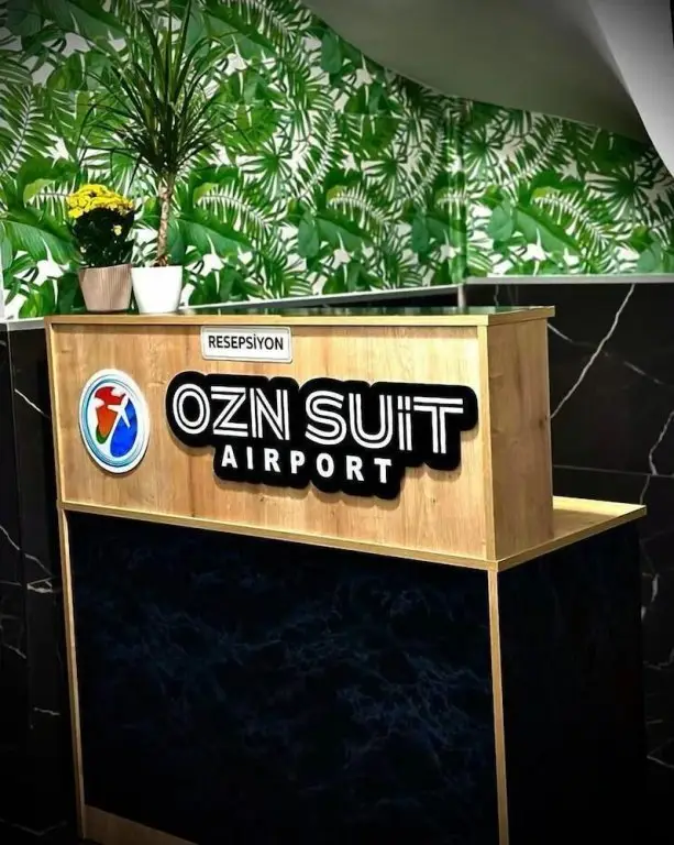 Арнавуткёй: Ozn Suıt Aırport