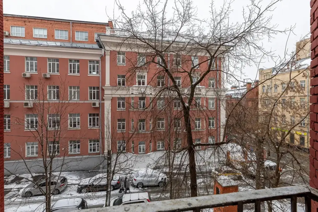 Москва: GM Трехпрудный пер.,8