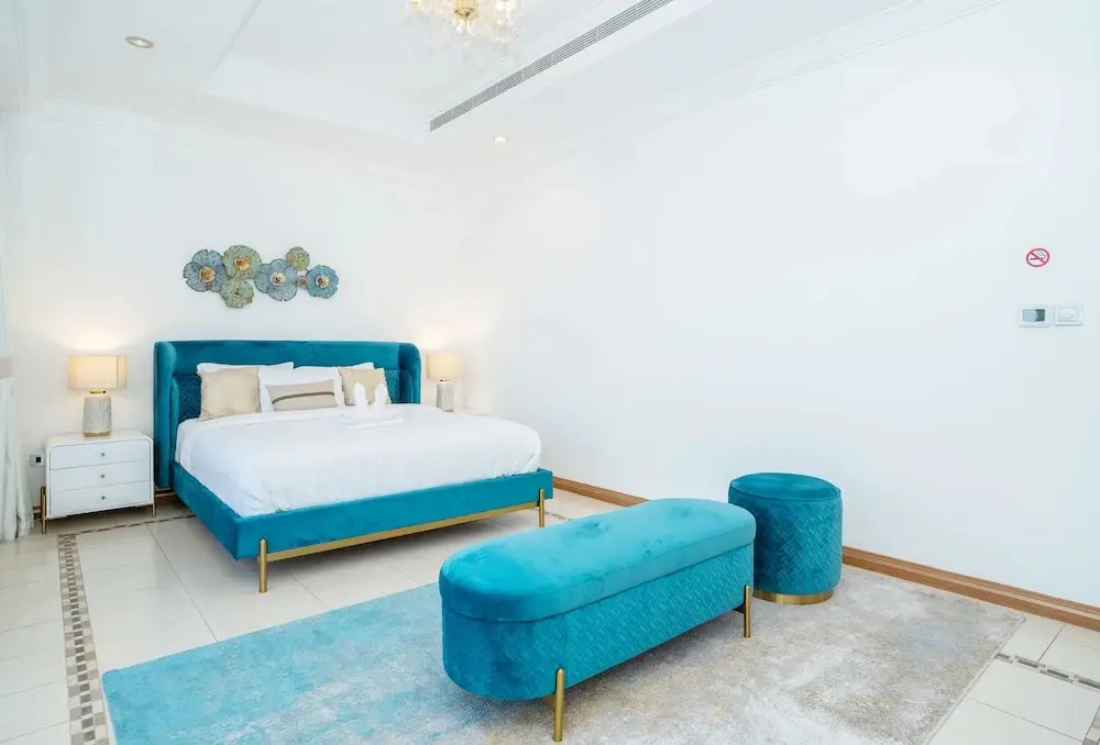 Дубай: 5BR Beach & pool villa in Palm