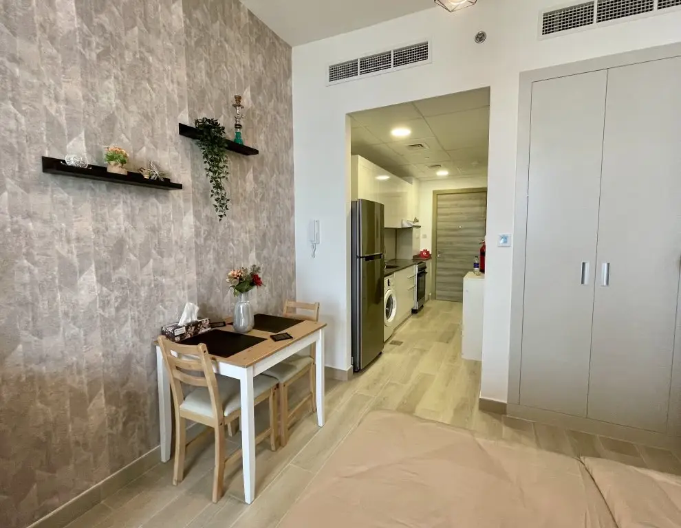Дубай: Spacious & Cute Studio with Balcony