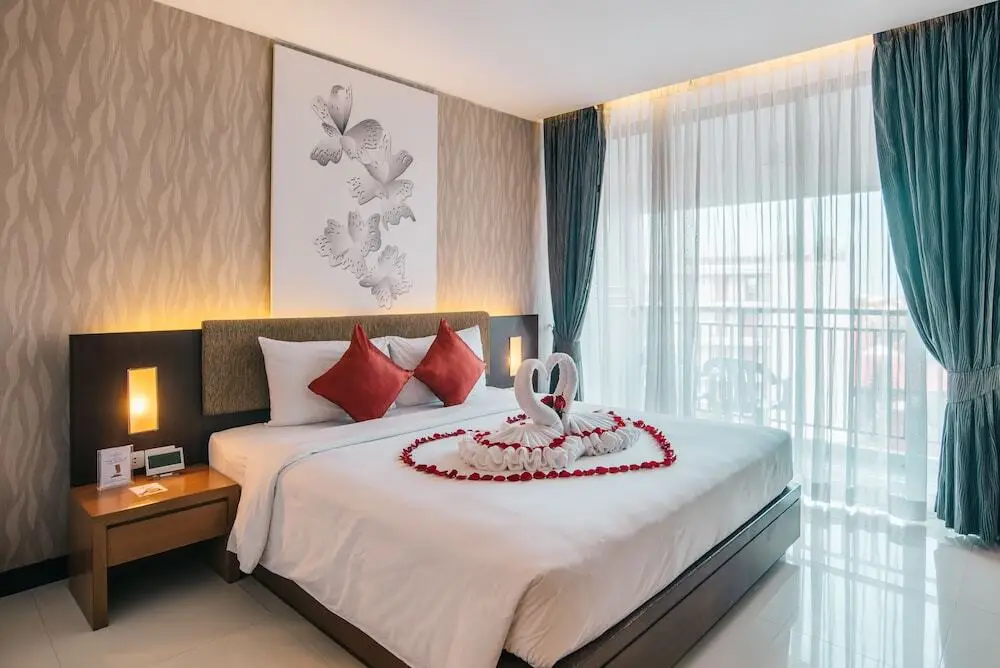 Кату: eastin hotel
