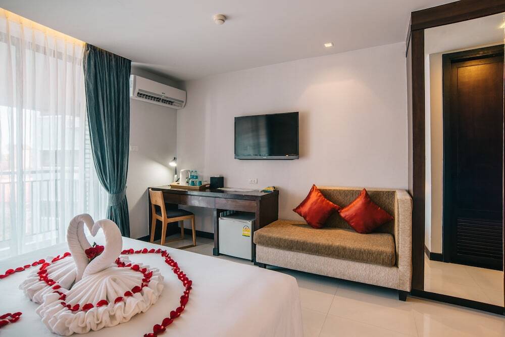 Кату: eastin hotel