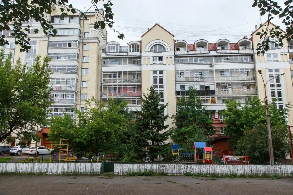 Иркутск: Гости на улице Александра Невского