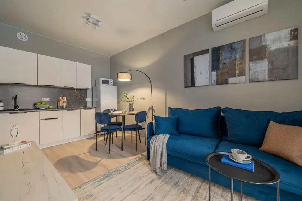 Екатеринбург: Лайт Апартаменты на улице Амундсена 5