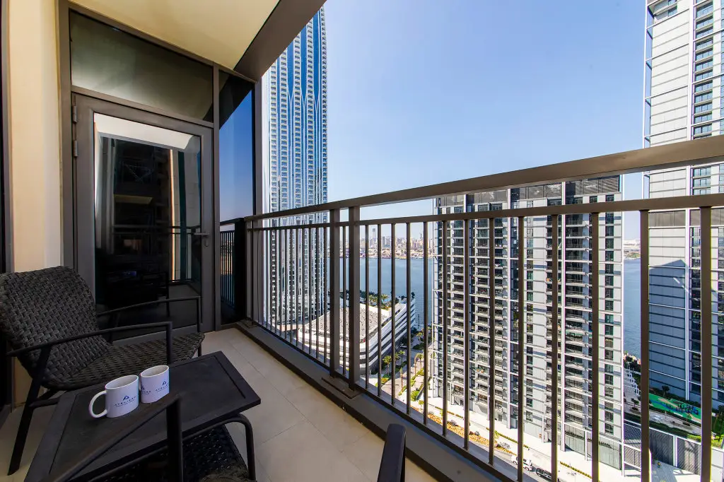 Апартаменты Urban 2BR with Harbour views at Creek Rise Tower — фото 1