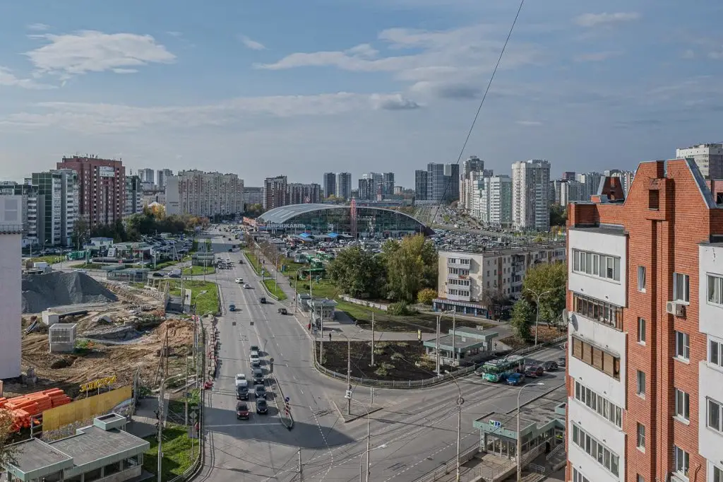 Екатеринбург: Лайт Апартаменты на улице Белинского 177