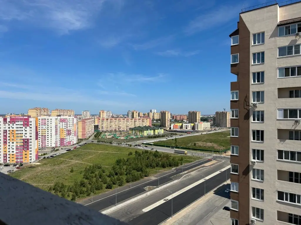 Тюмень: Апартаменты на улице Фармана Салманова 4
