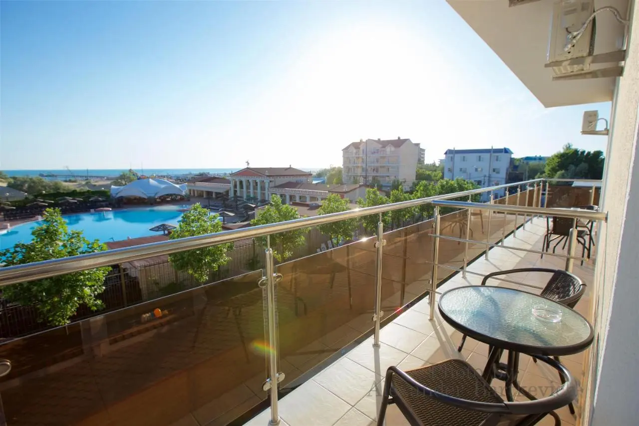 Витязево: Hotel Greek