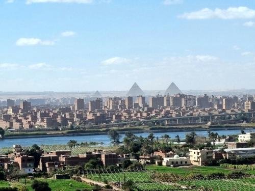 Каир: Amazing Nile View and Pyramids