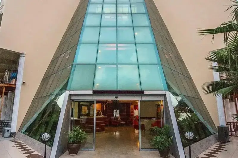 Чамьюва: Larissa Inn