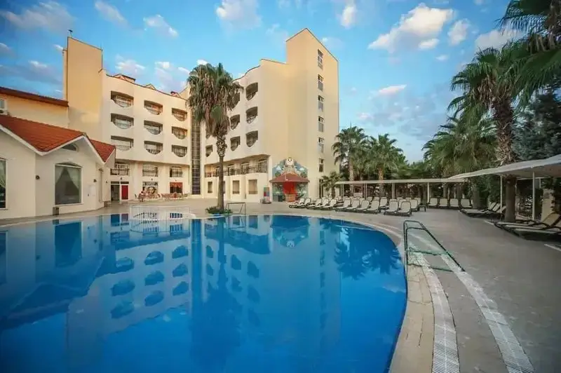 Larissa Inn — фото 1