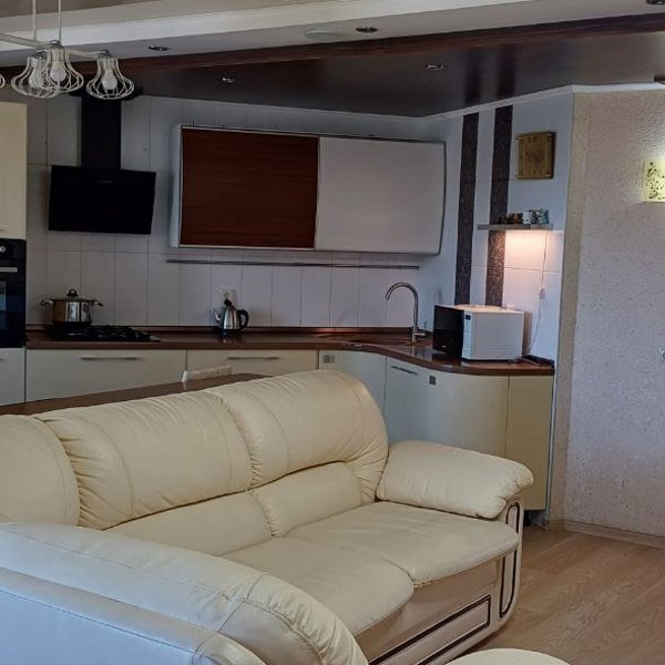 Октябрьский: Апартаменты  Rich House на улице Новосёлов 8