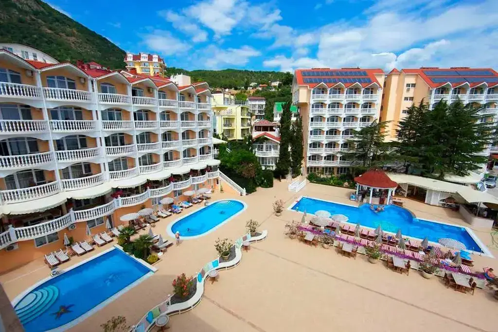 Алушта: Парк-отель MARINA