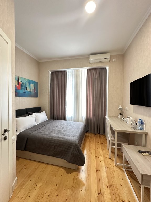 Тбилиси: Hotel Well Inn