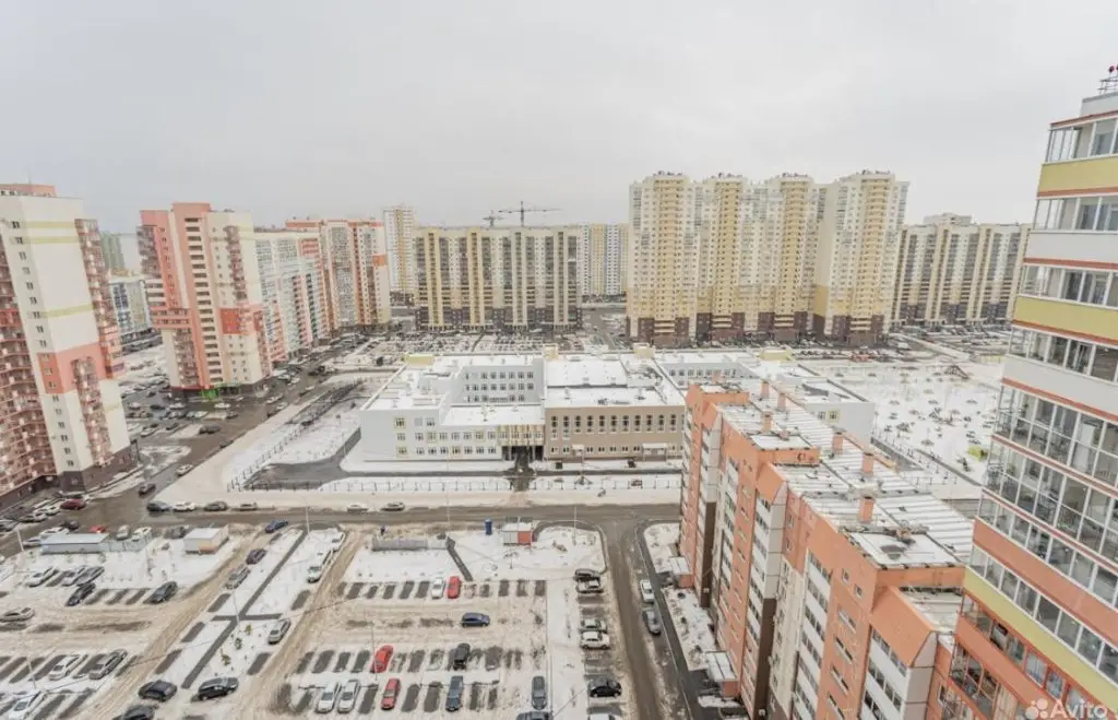 Челябинск: Апартаменты на улице Братьев Кашириных 131