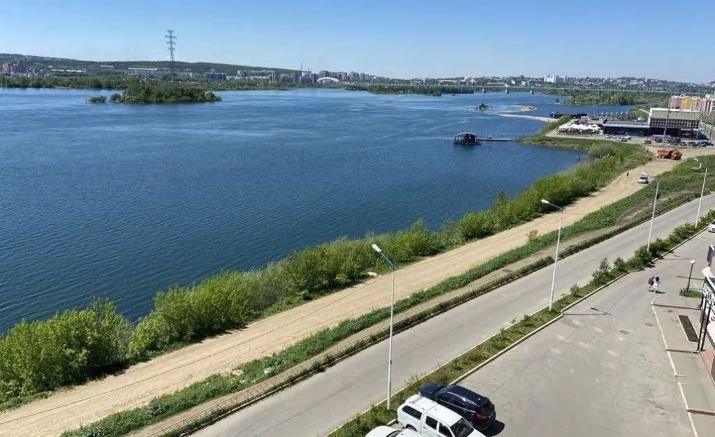 Иркутск: Апартаменты на улице Дальневосточная 112