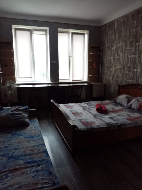 Магнитогорск: Двухкомнатная квартира по ул. Ленинградская 21