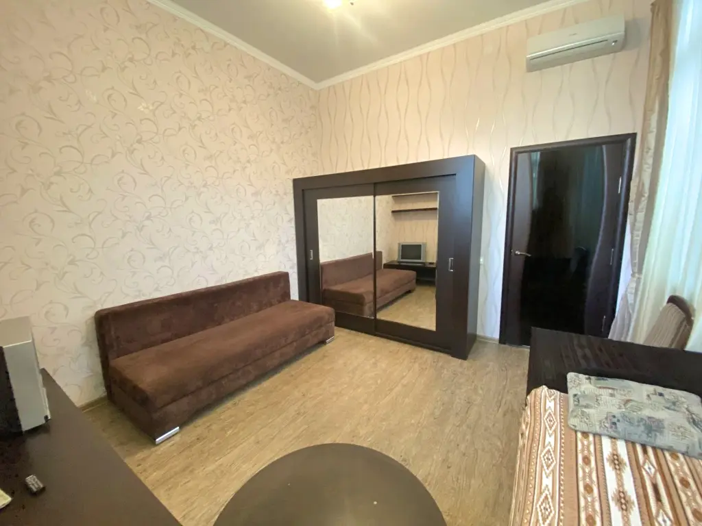 Геленджик: Апартаменты 225 Курзальная 5