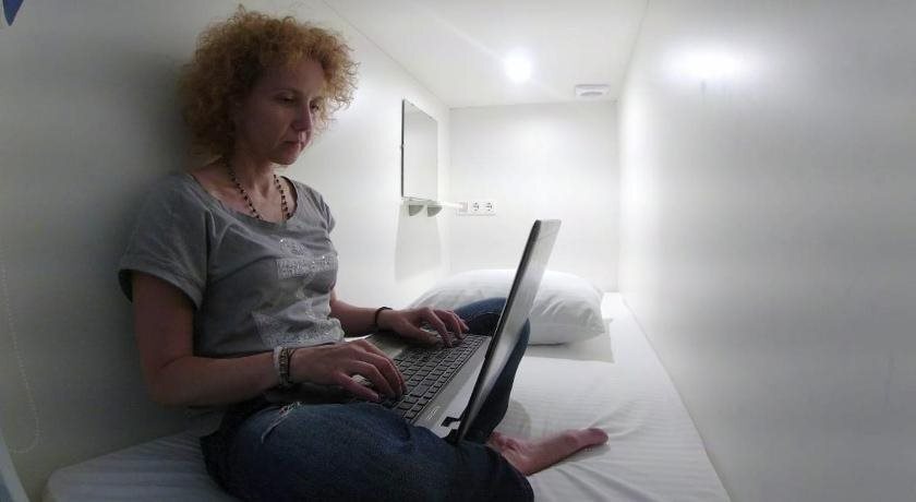 Москва: Cube Capsule Hostel