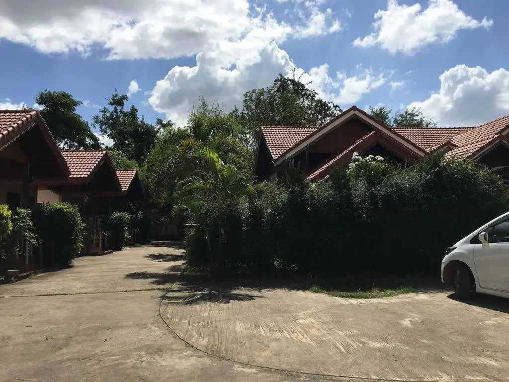 Тхат-Пханом: Somjai Resort