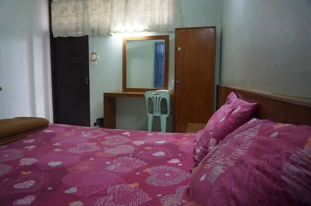 Рои Эт: Saitip Hotel