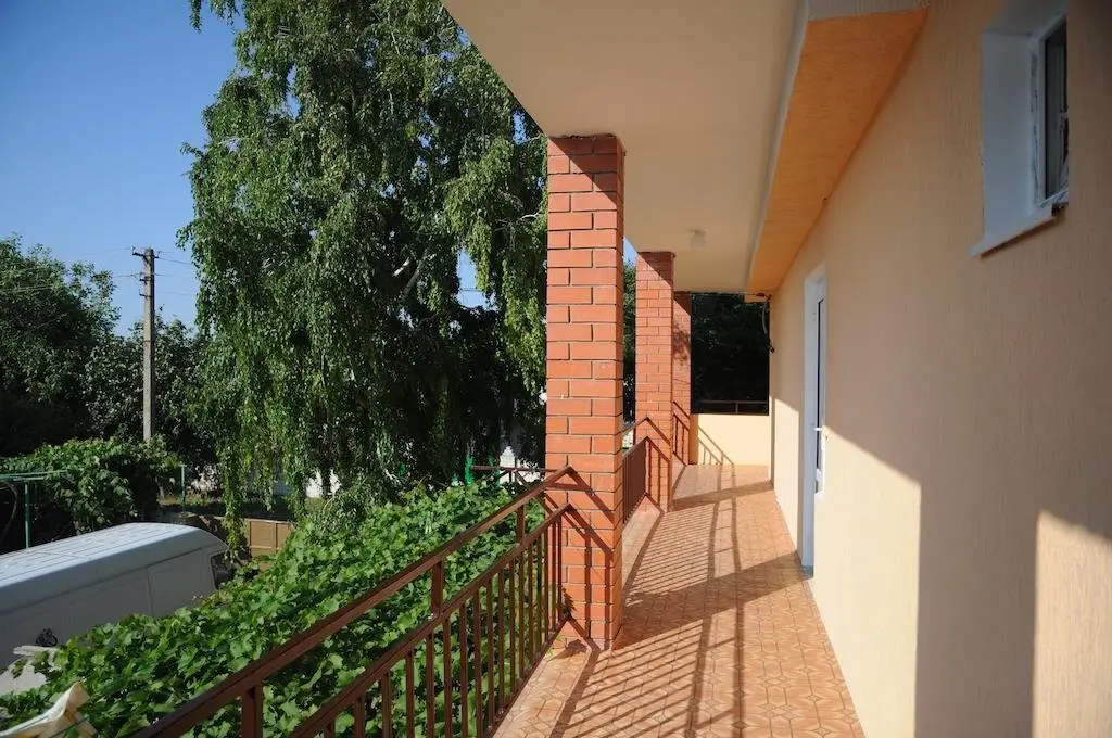 Витязево: Guest House Allians