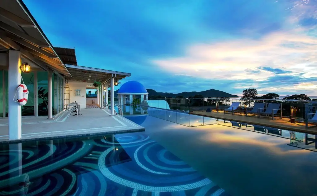 Банг-Саре: Costa Village Bangsaray - Mykonos Building