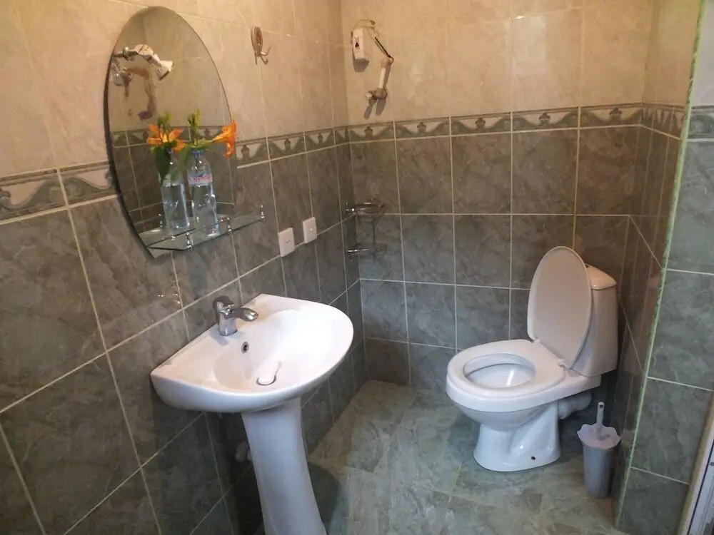 Гонио: Guest House Lazuri