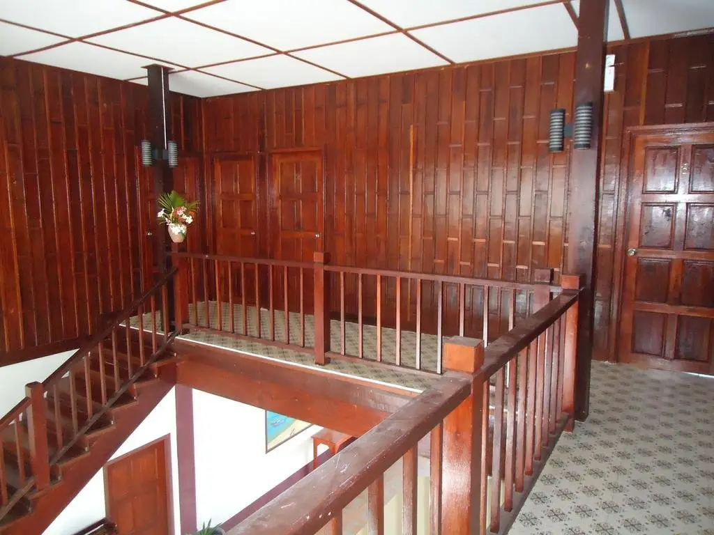 Ханом: Sea Breeze House Nai Plao