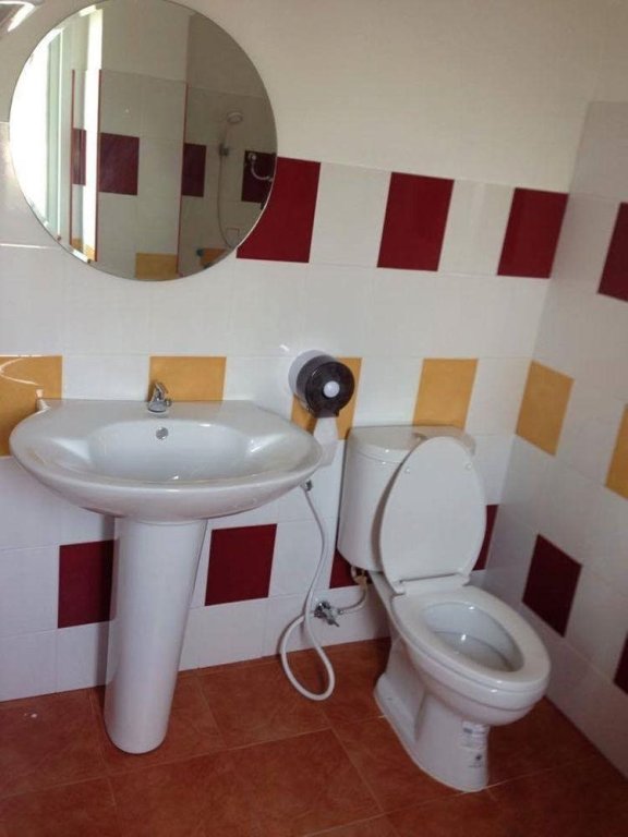 Сирача: Red Heart Resort