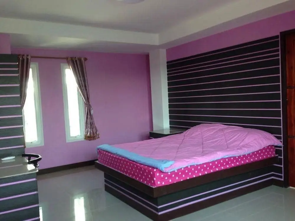 Сирача: Red Heart Resort