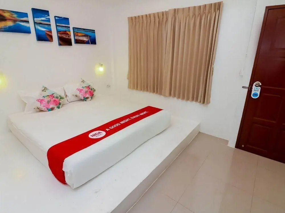 Кату: At We Patong hostel by NIDA Rooms