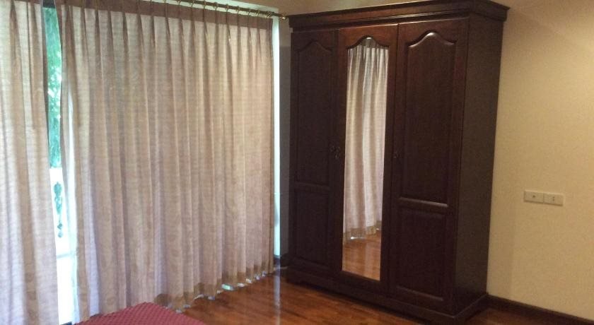 На Чом Тхиан: Baan Somprasong Apartment
