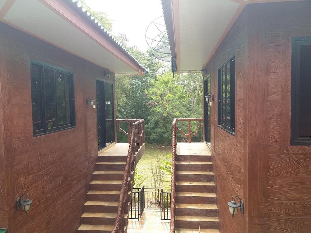 Нонг Нам Дэнг: Primsiri House Khaoyai
