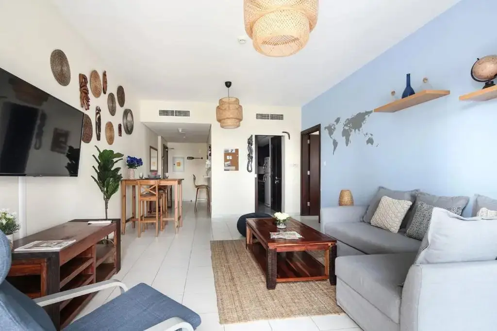 Дубай: Modern Dubai Marina Apt by GuestReady