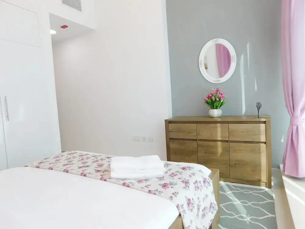Дубай: Continental Tower by Luton Vacation Homes