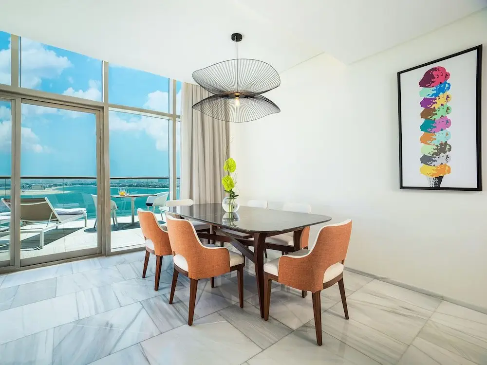 Дубай: Th8 Palm, Managed by Accor ( opening soon)