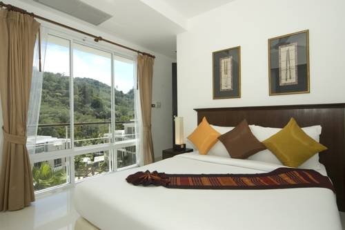 Кату: The Kamala Hills Apartments