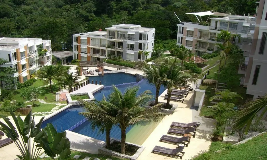 Кату: The Kamala Hills Apartments