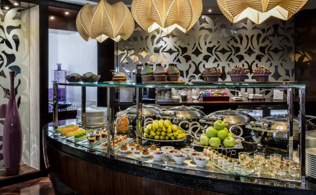Дубай: Crowne Plaza Deira