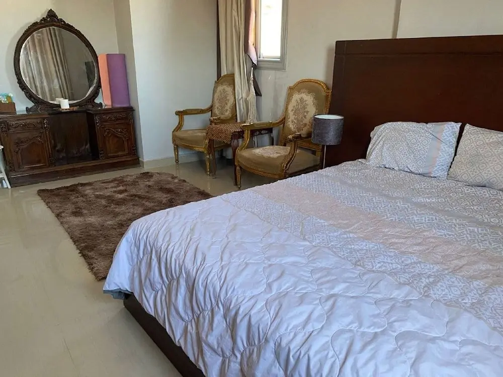 Александрия: Females Only, Host Is Woman, City Center, Near All