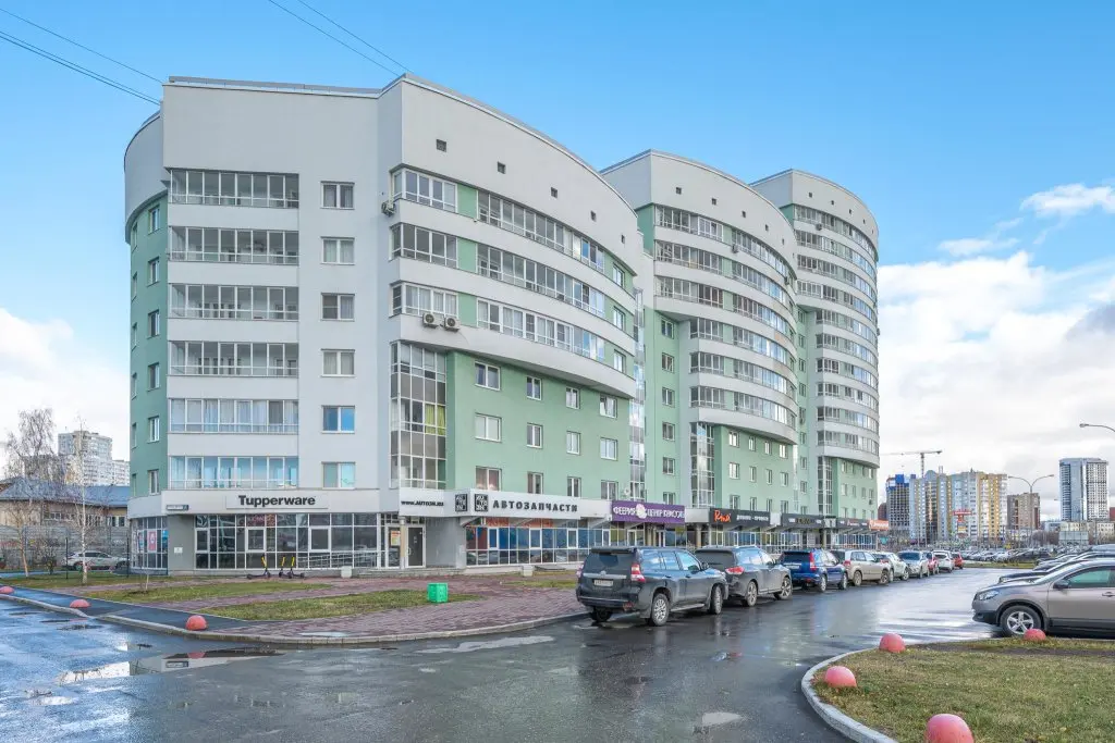 Екатеринбург: Лайт Апартаменты на улице Юлиуса Фучика 11