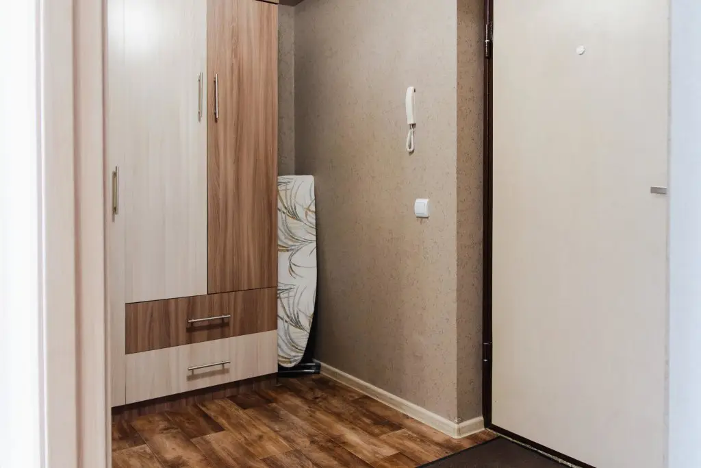 Красноярск: На Сутки на улице Караульная 40