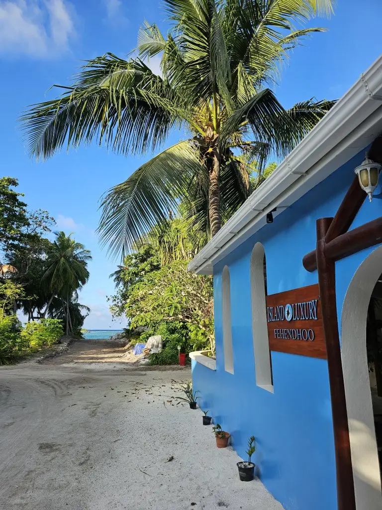 Атолл Баа: Отель Island Luxury Fehendhoo - Family Hotel