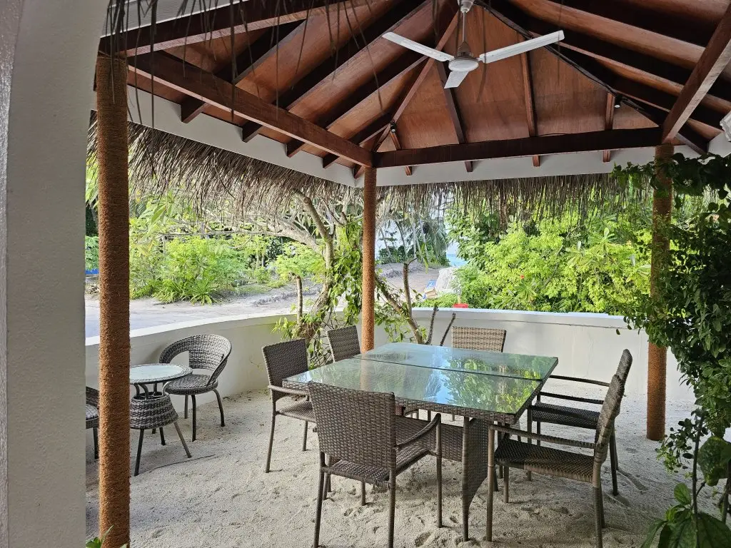 Атолл Баа: Отель Island Luxury Fehendhoo - Family Hotel