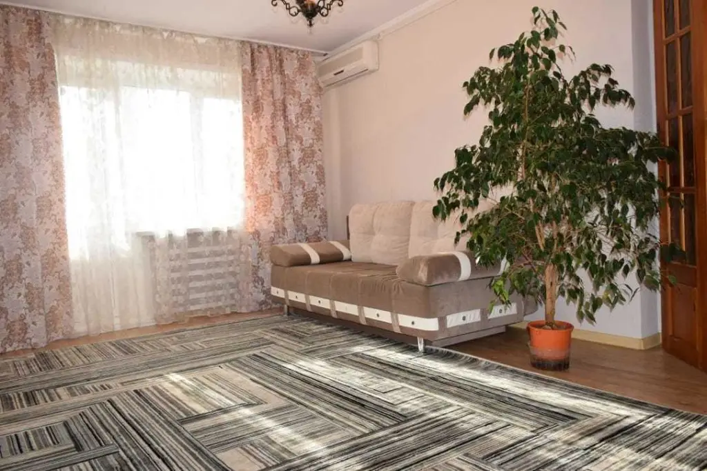 Мода в доме на улице Ахмедияра Хусаинова 55 — фото 1