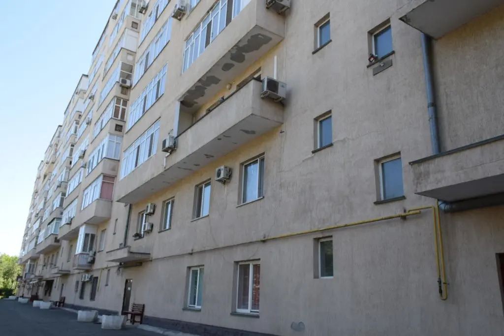 Уральск: Мода в доме на улице Маншук Маметовой 111
