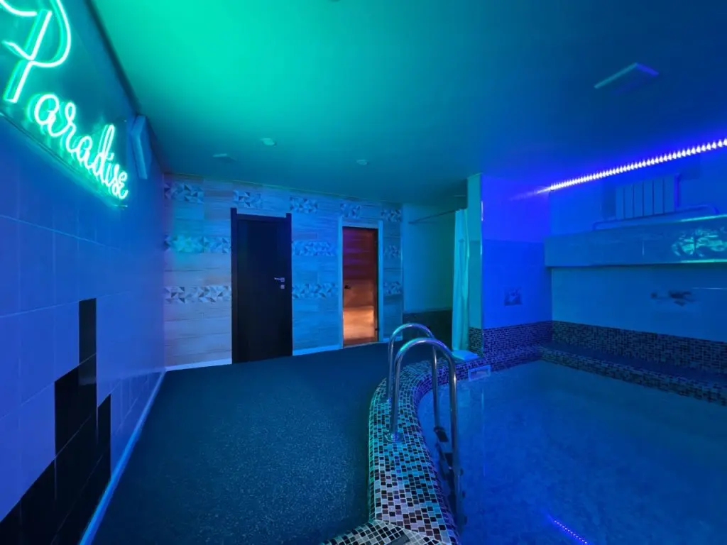 Новосибирск: Гостевой дом Коттедж "Paradise"