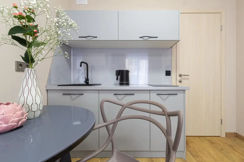 Санкт-Петербург: Apartments & Stories (Апартментс & Сториес) на проспекте Стачек