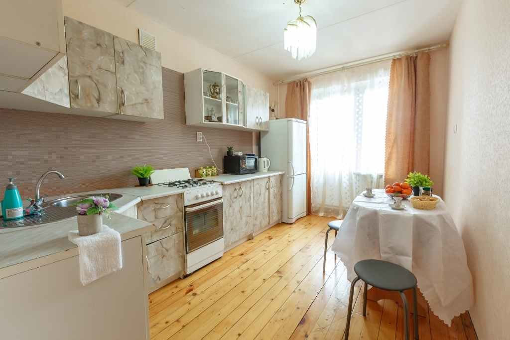 Смоленск: Квартира SmolSutki (СмолСутки) на Улице Оршанская д.16